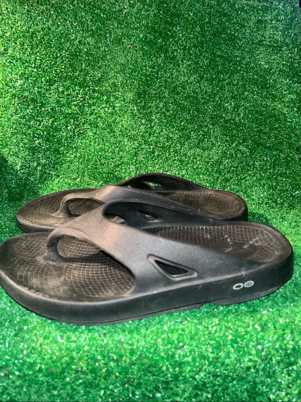 OOFOS Original Unisex Flip-Flops. Size M9/W11 black